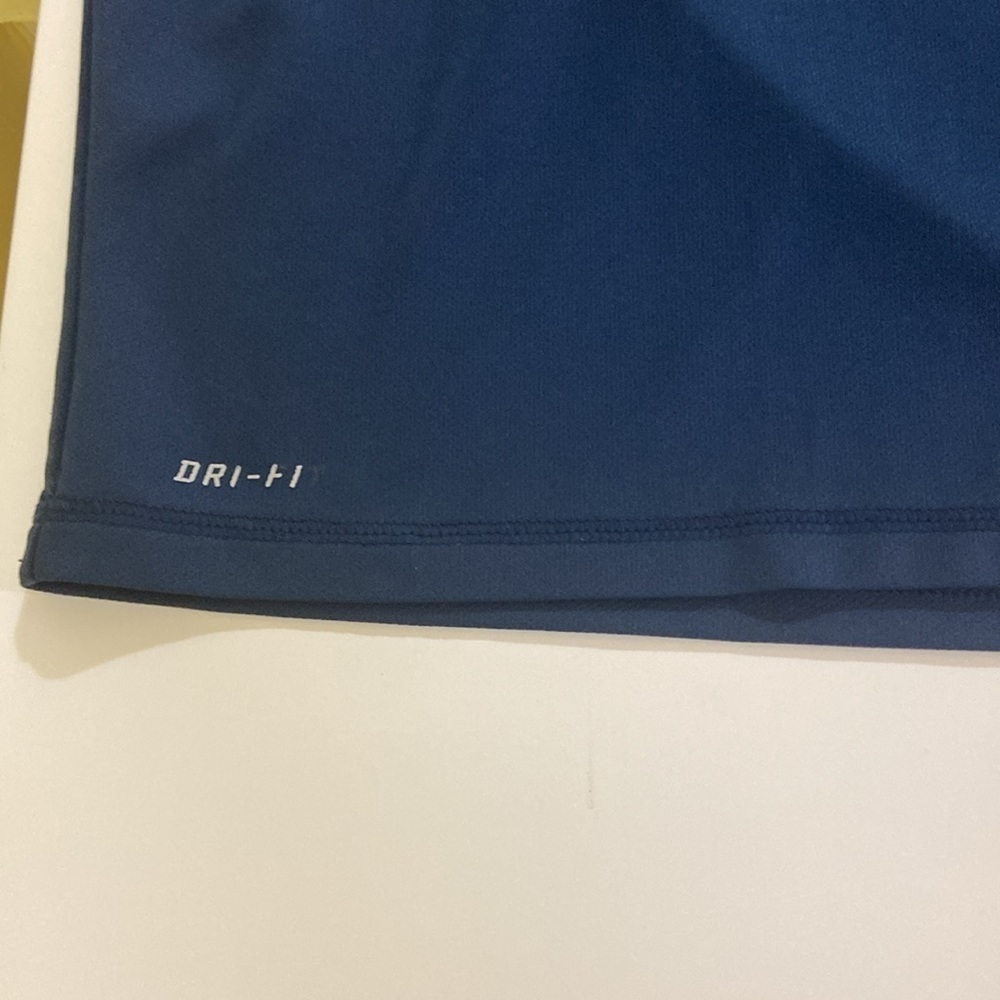 NIKE DRI-FIT,LARGE SIDE LOGO,DARK BLUE, SHORT SLEEVE,SPORT T-SHIRT.SIZE-… - Picture 4 of 10